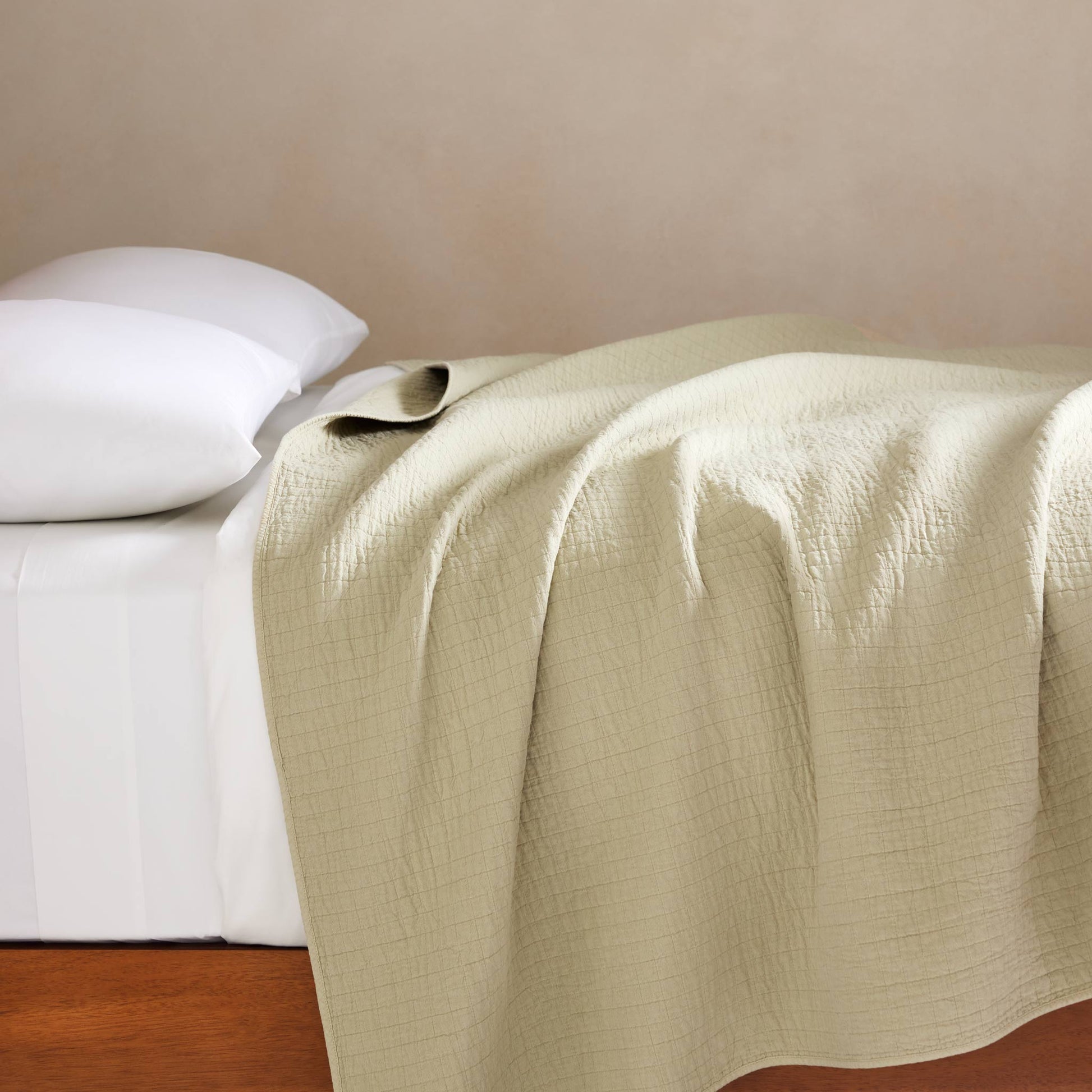 Weekend Wash Grid Bed Blanket - Last Call