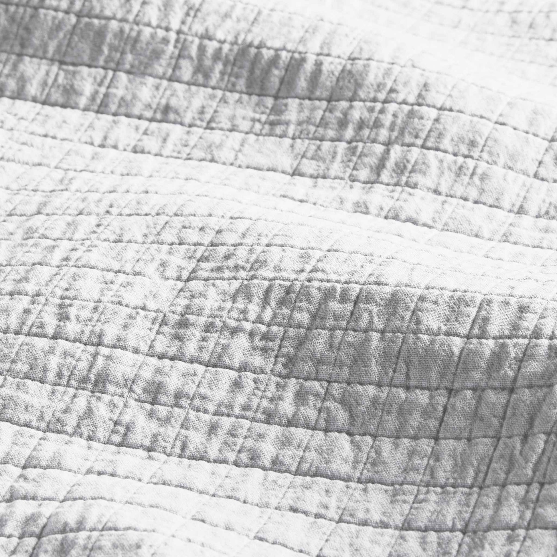 Weekend Wash Grid Bed Blanket