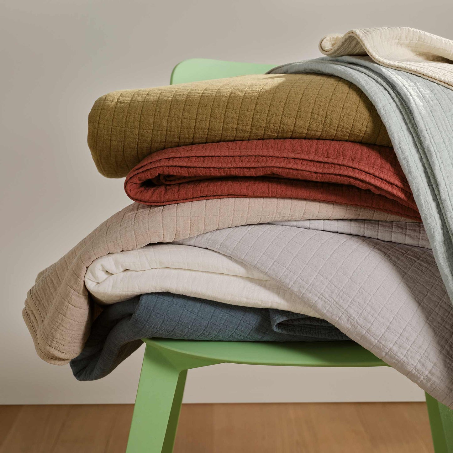 Weekend Wash Grid Bed Blanket