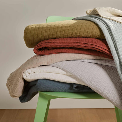 Weekend Wash Grid Bed Blanket