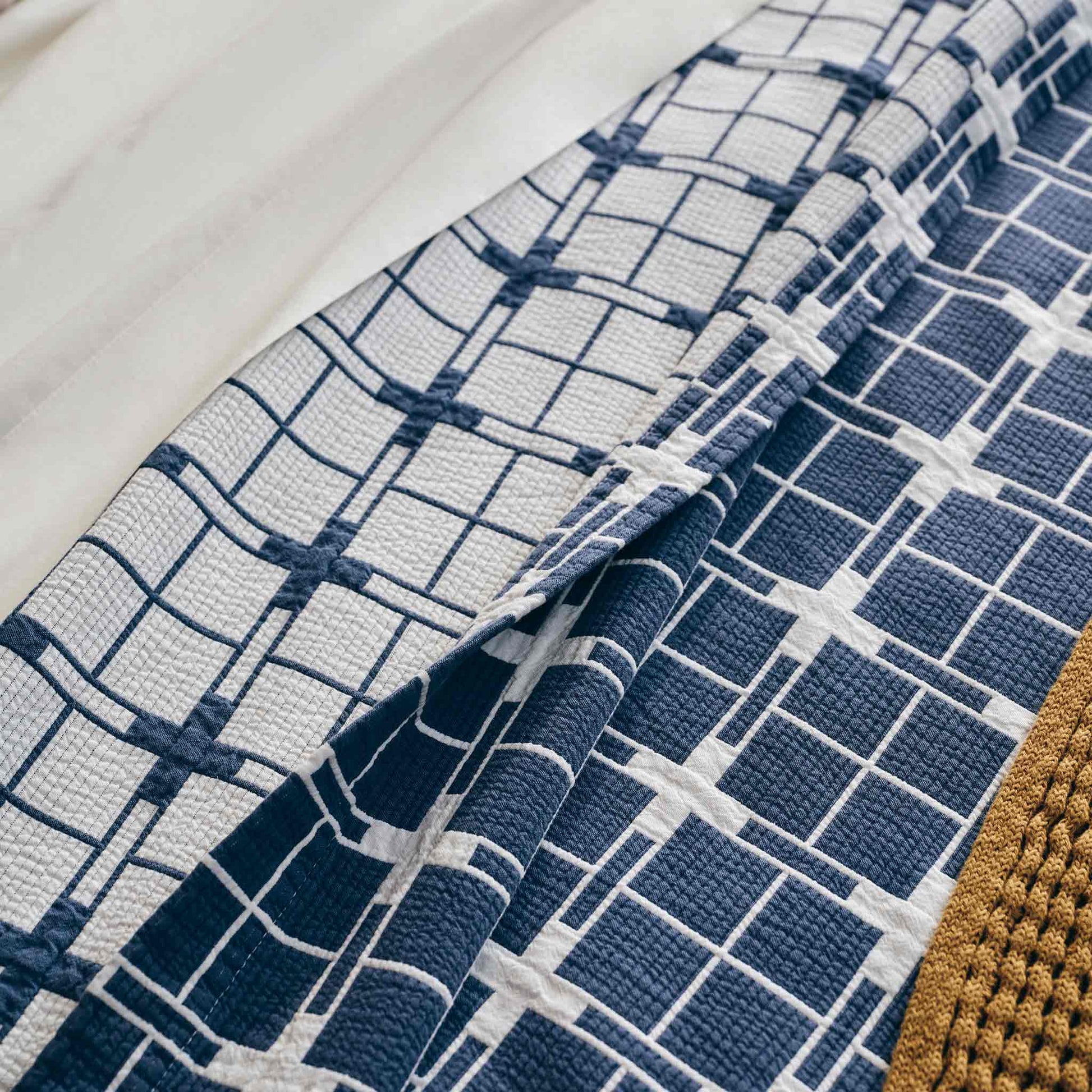 Ribbed Matelasse Quilt Set